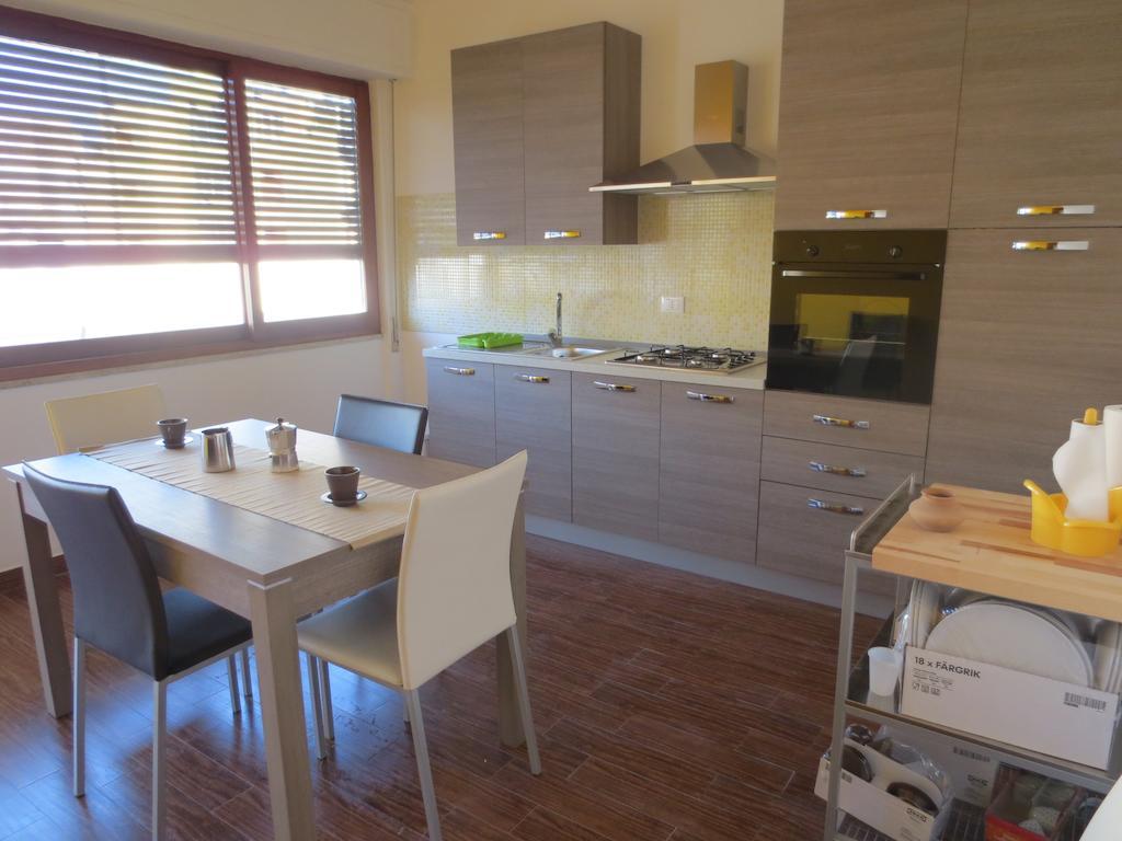 Raffo Rosso Daire Palermo Oda fotoğraf